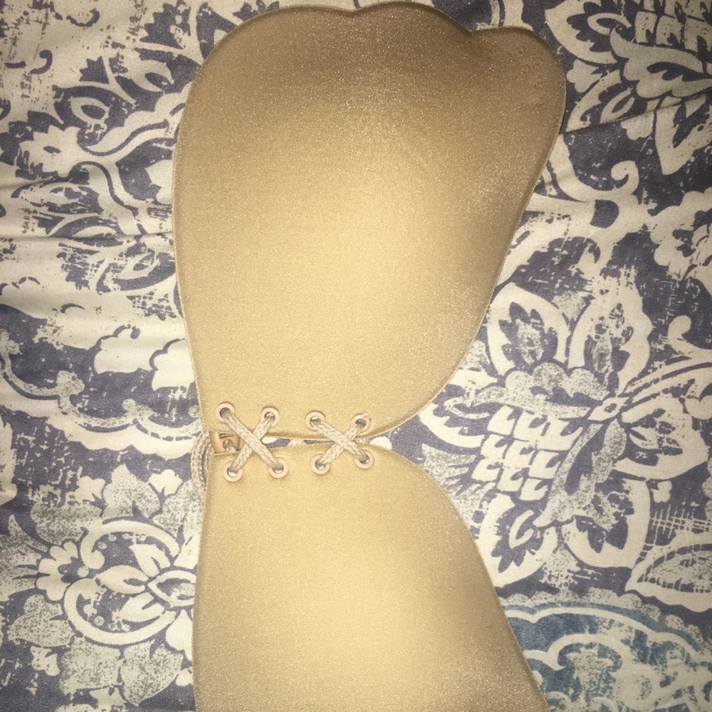 Sticky bra that has only been worn once